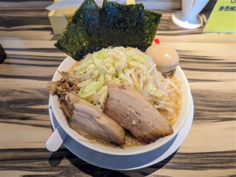 しずる ラーメン: 宇宙の味覚を探る旅